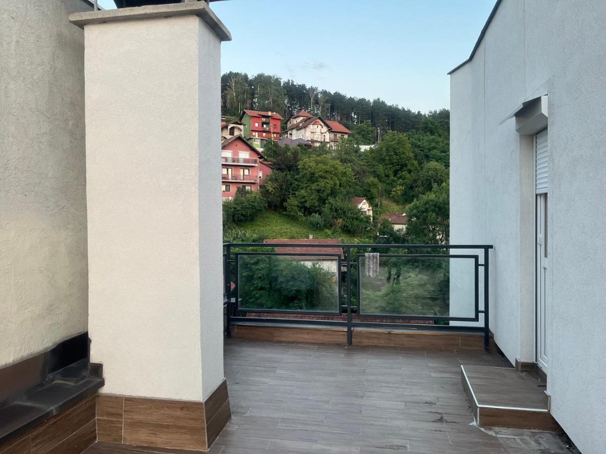 Penthouse Lägenhet Užice Exteriör bild