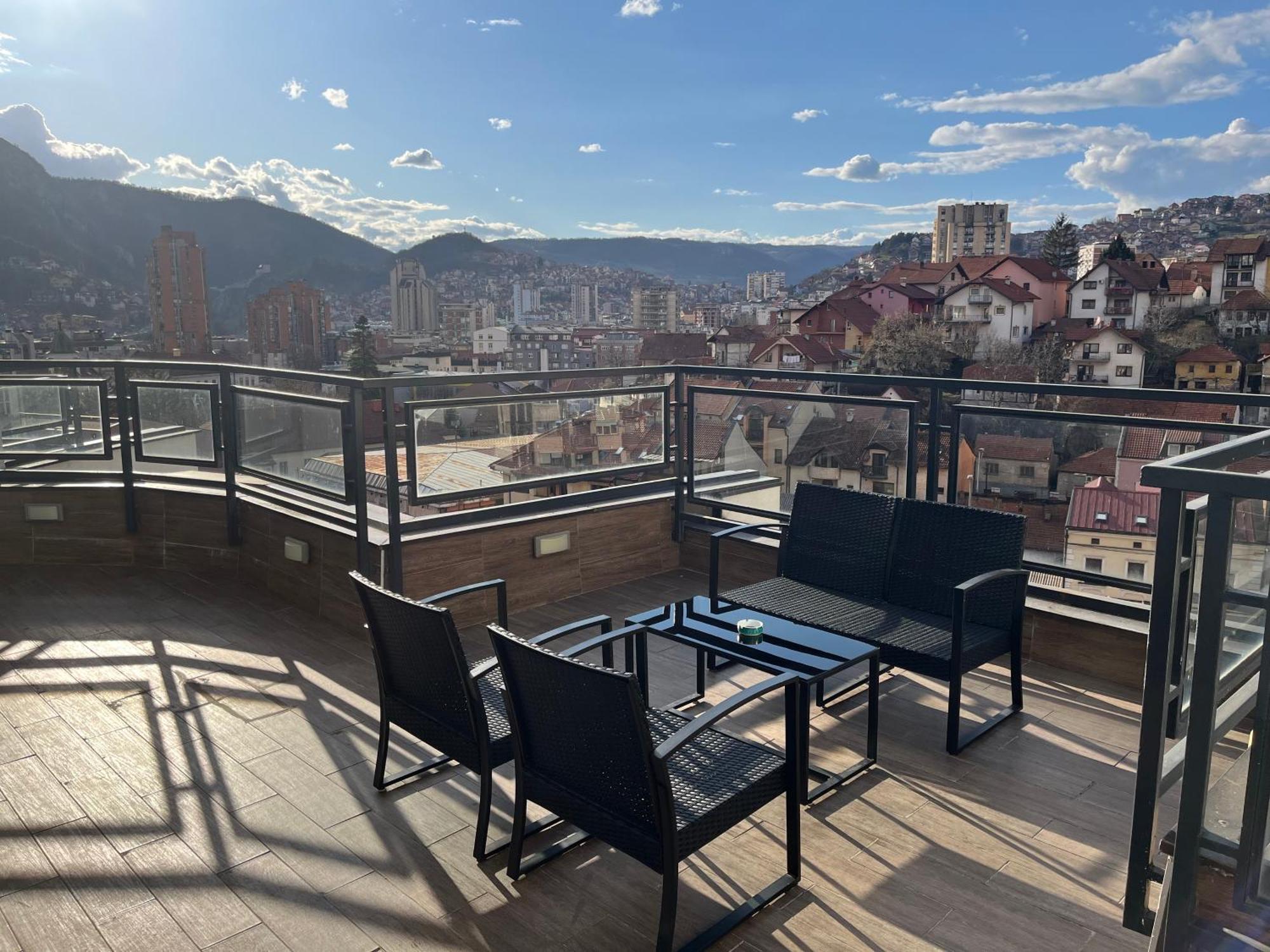 Penthouse Lägenhet Užice Exteriör bild