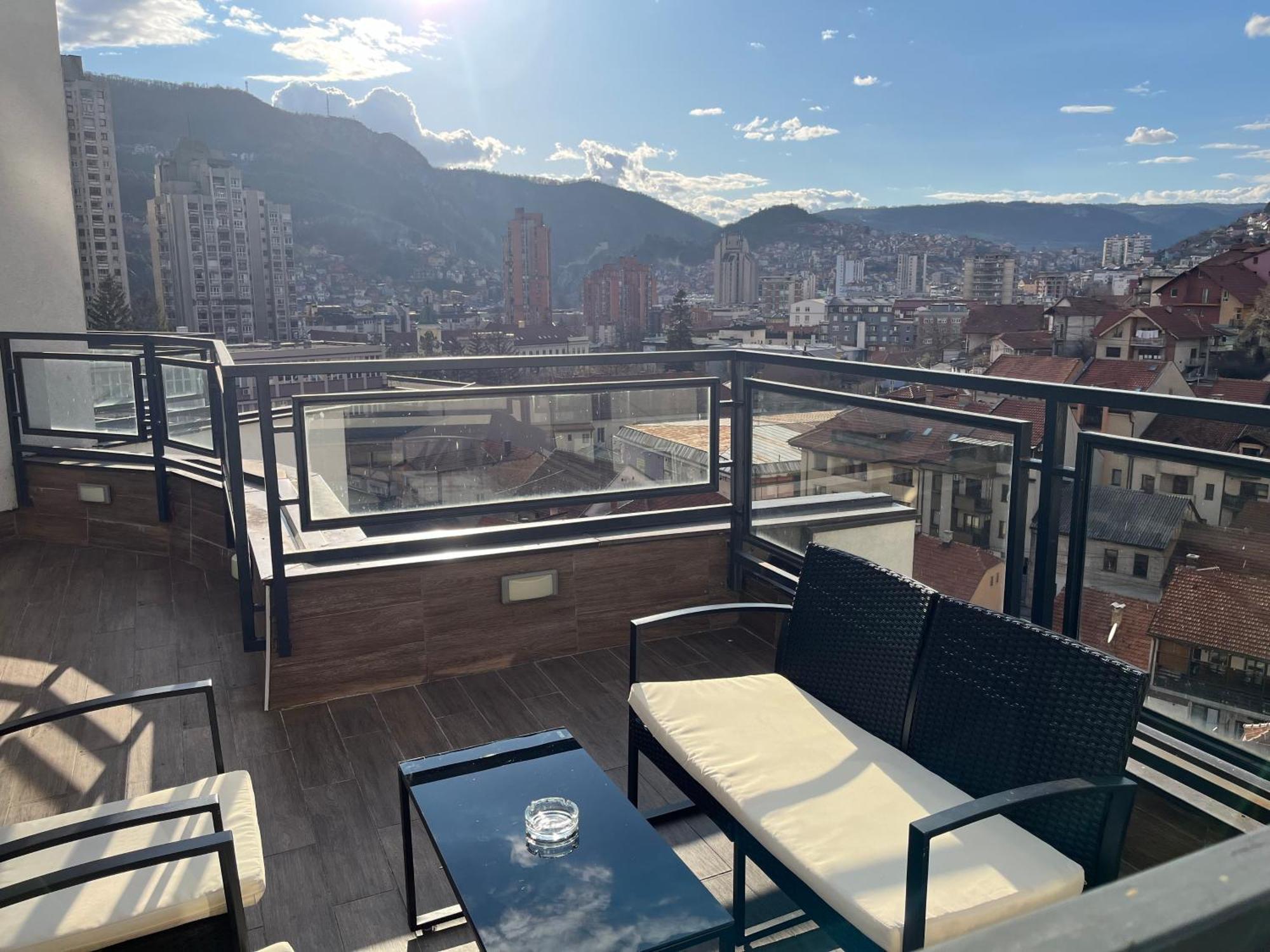 Penthouse Lägenhet Užice Exteriör bild