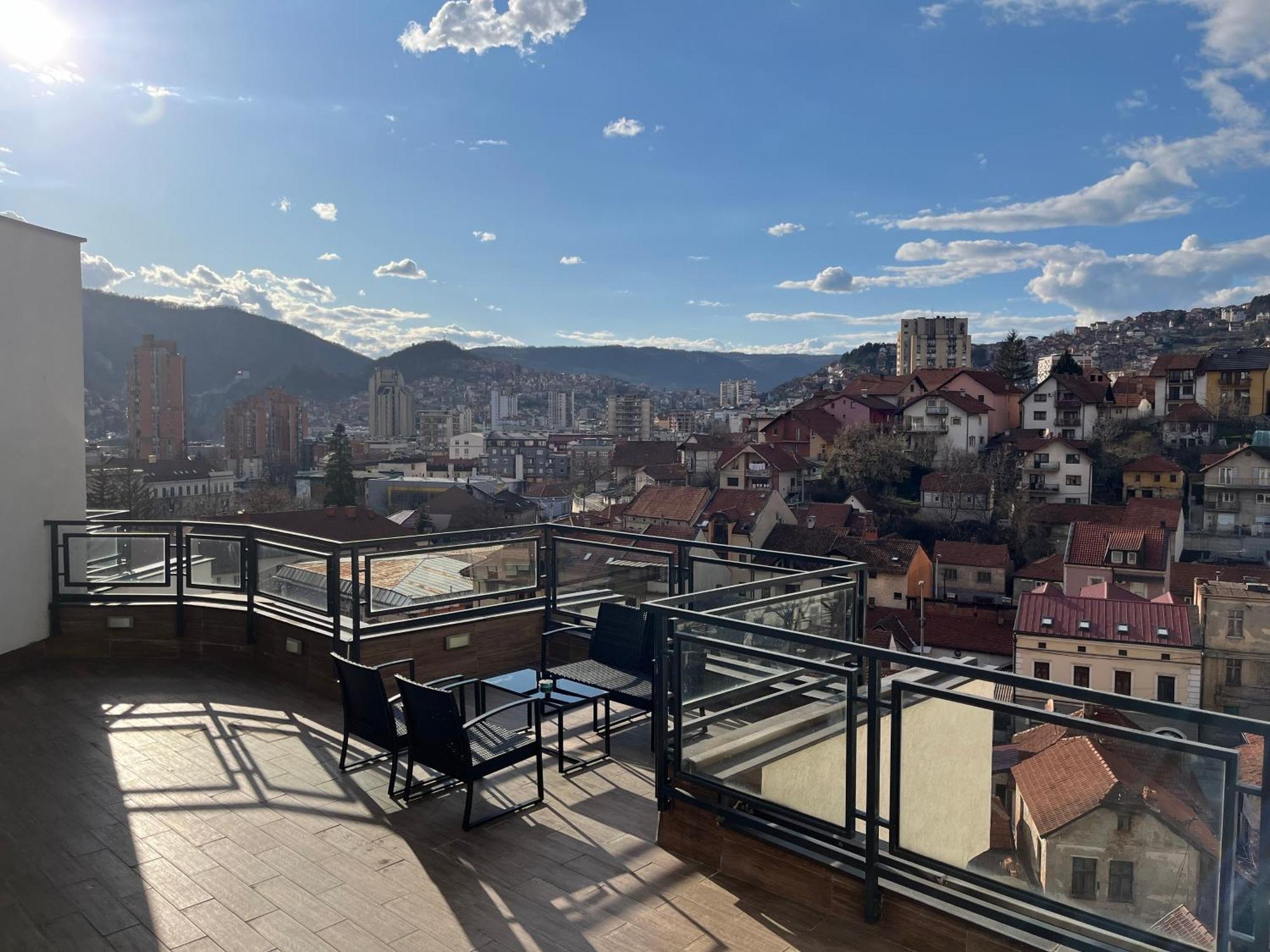 Penthouse Lägenhet Užice Exteriör bild